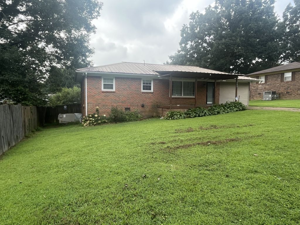 122 E James St, Collinwood