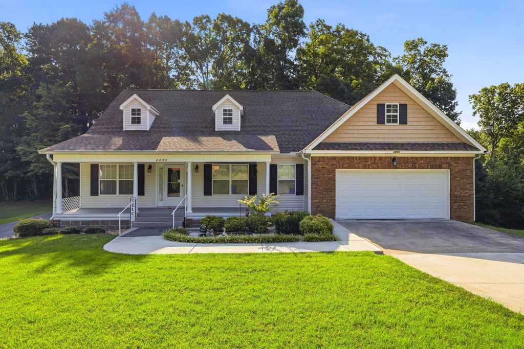2850 Parkwood Trail Nw, Cleveland