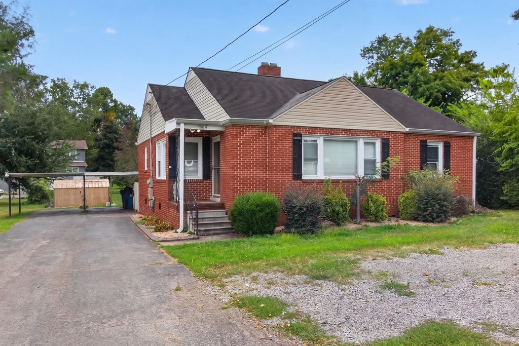 1108 S Brittain St, Shelbyville
