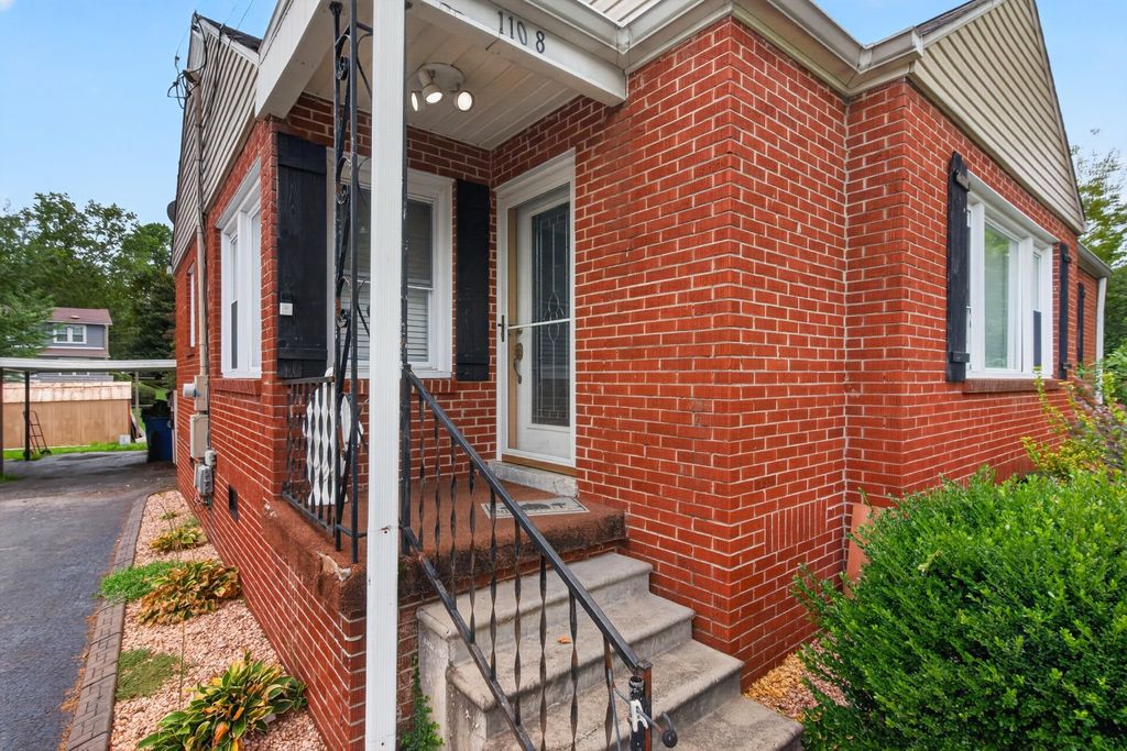 1108 S Brittain St, Shelbyville