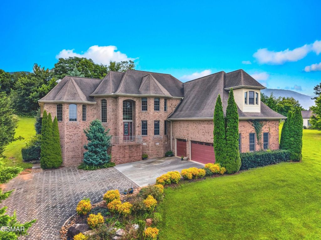 4318 Stonehenge Way, Dandridge