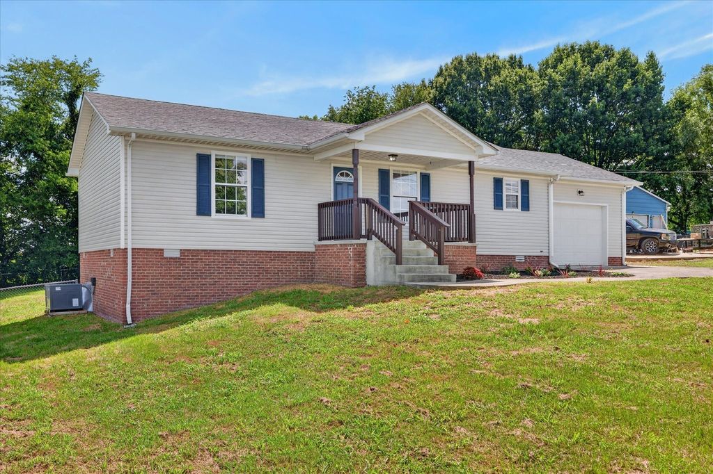 1824 Carneal Ln, Oak Grove