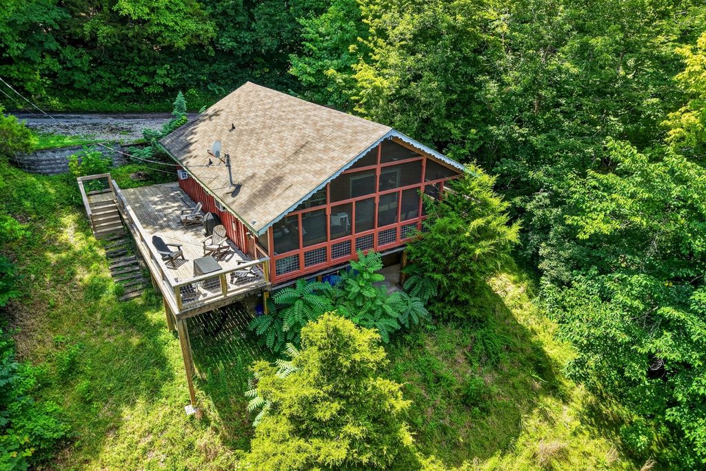 214 Mullican Dr, Smithville