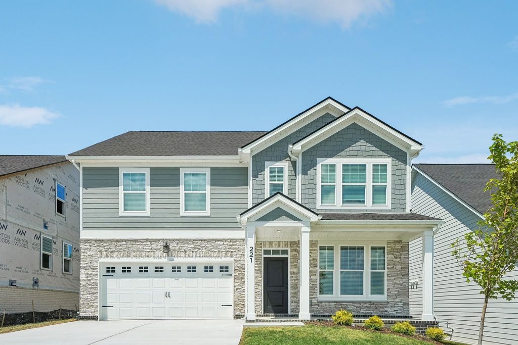 221 Jasmine Way, La Vergne