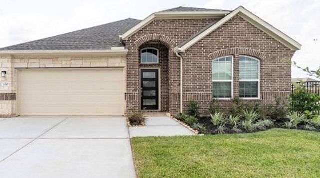 135 Van Conder Place, Hendersonville