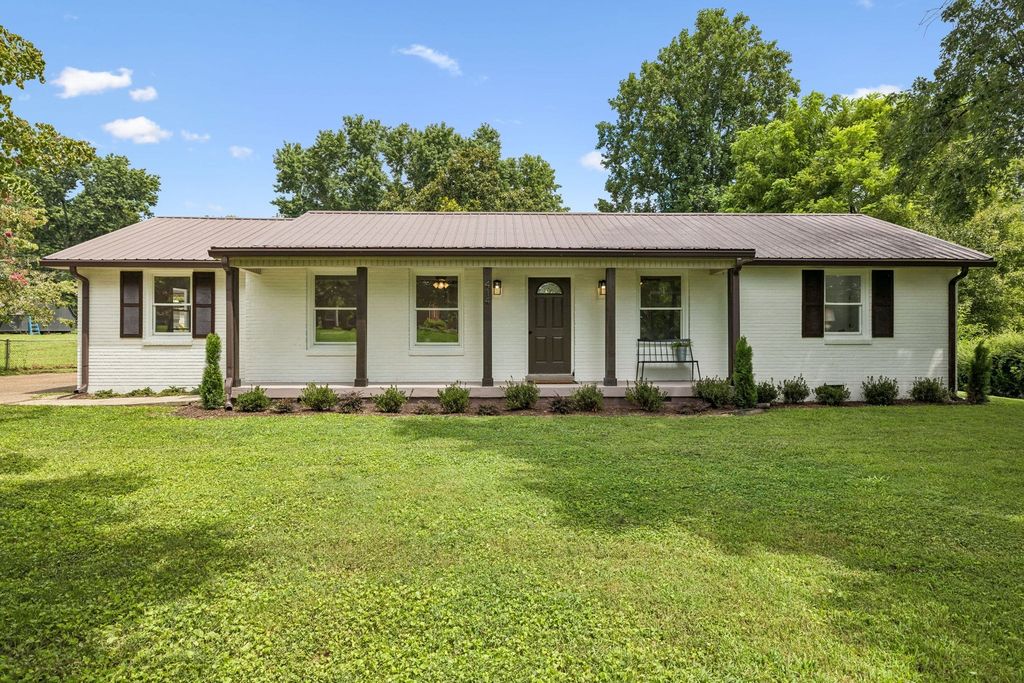 414 Hilltop Dr, Columbia