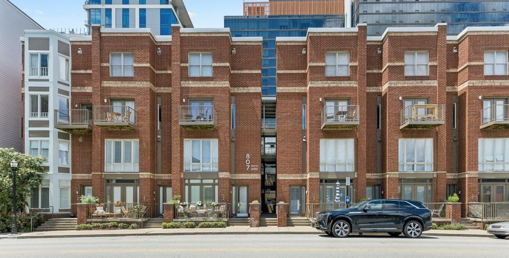 807 18th Ave S 408, Nashville