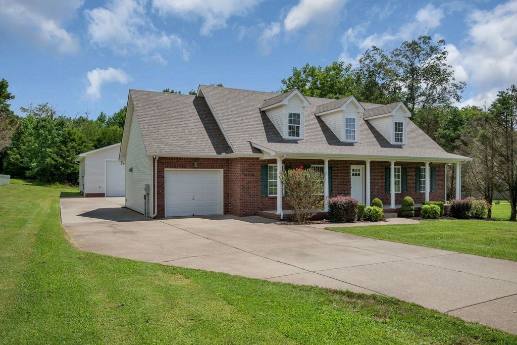 106 Sherrolyn Ct, Burns