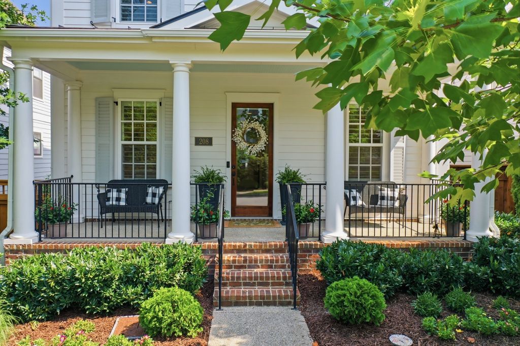 208 Moray Ct, Franklin