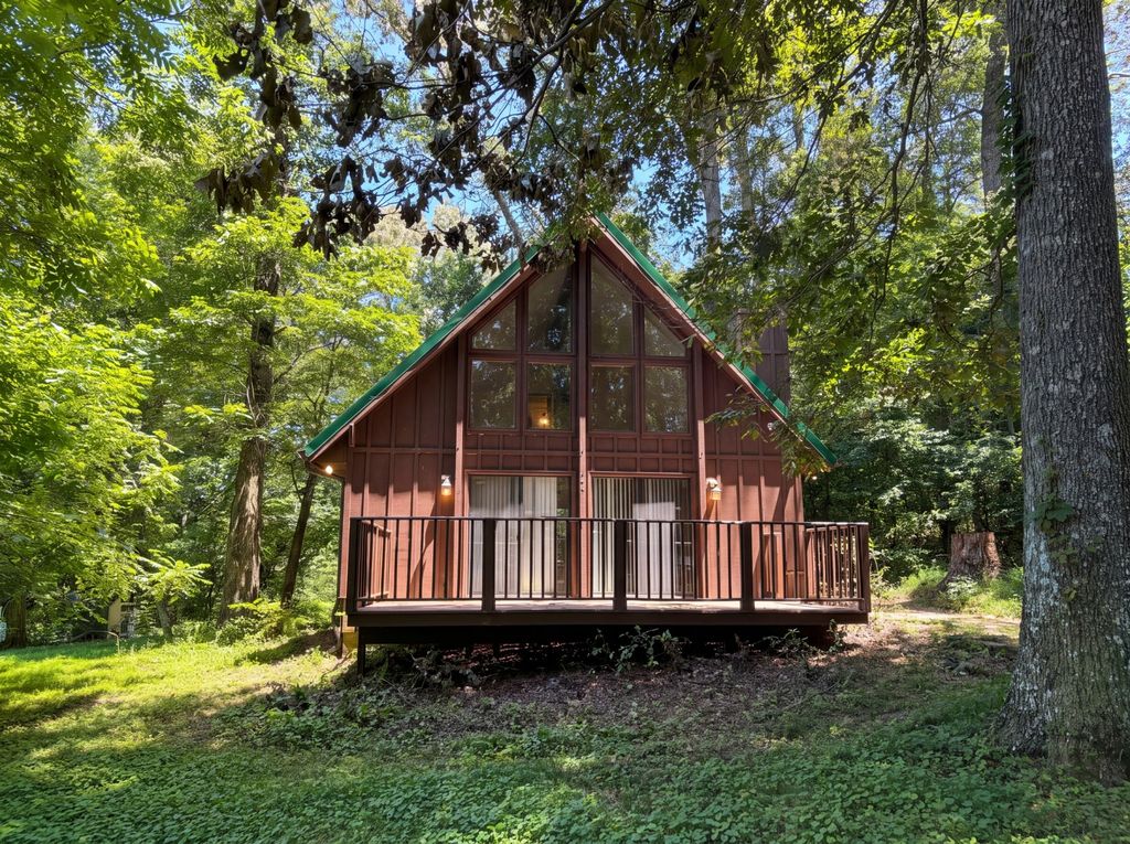 240 Shawna Ln, Hillsboro
