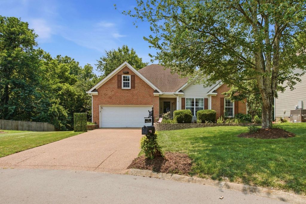 1042 Watauga Ct, Thompsons Station