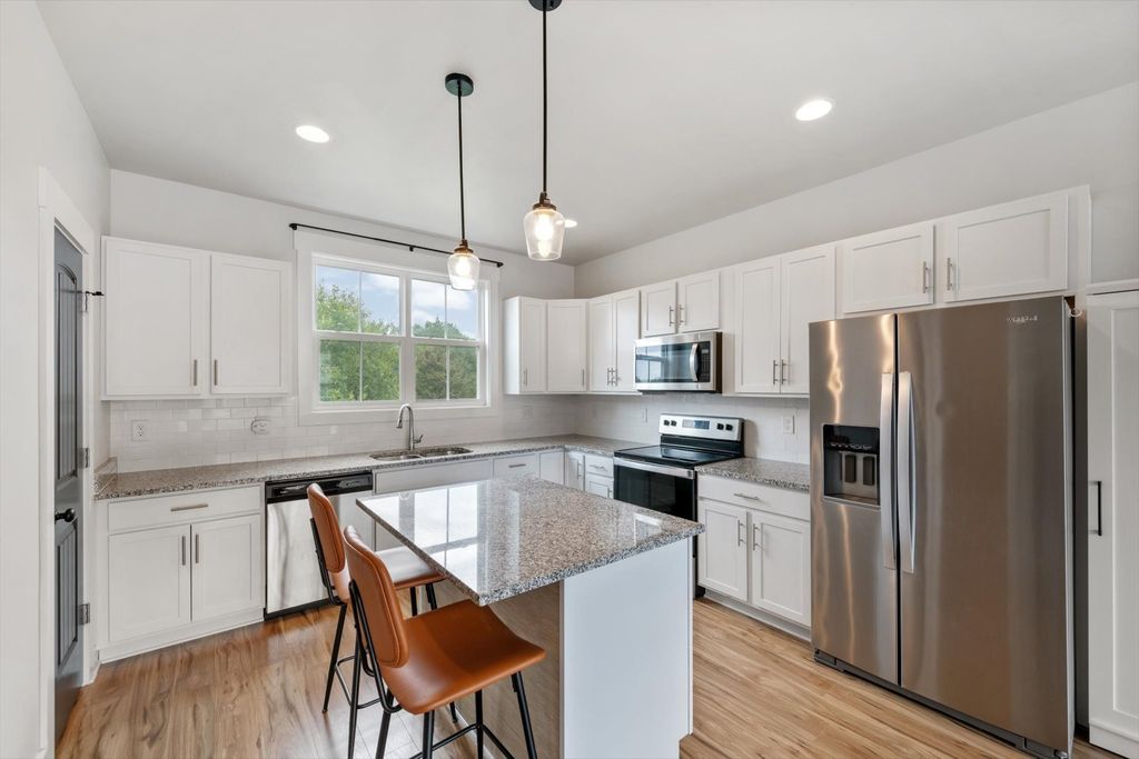 104 Harper Lndg, Chapel Hill