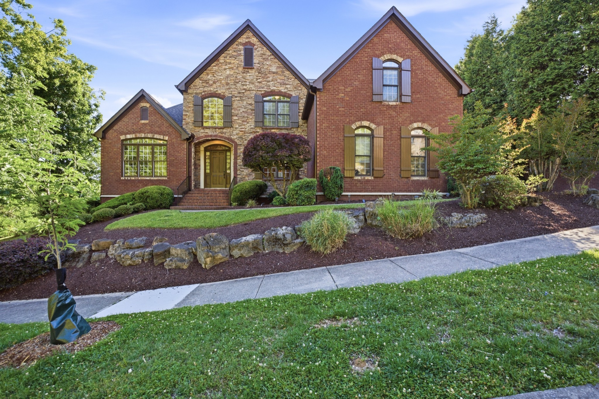 Photo of Listing #3322476