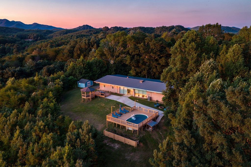 225 Cherokee Trail, Copperhill