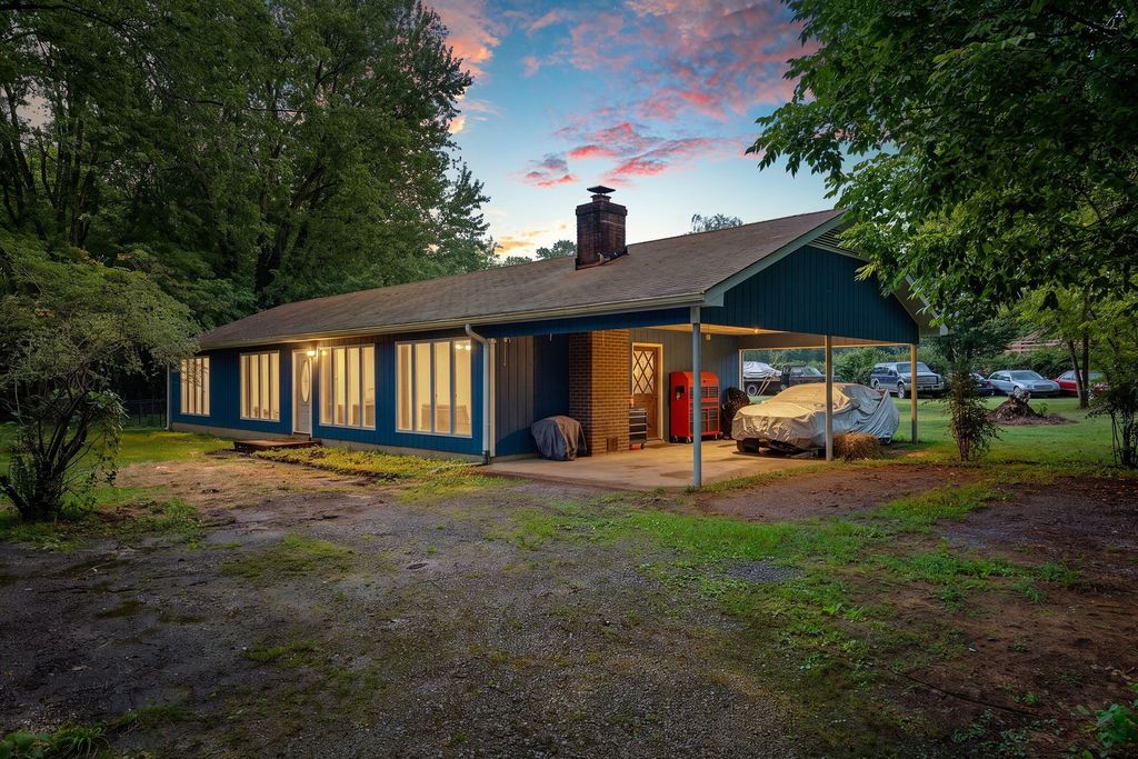 2639 Eugene Reed Rd, Woodbury