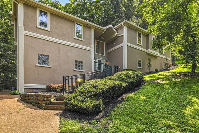 7030 Willowick Dr, Brentwood