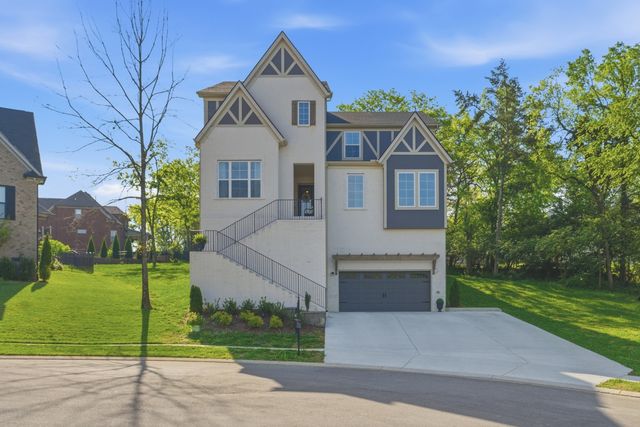 383 Arrow Ct, Hendersonville