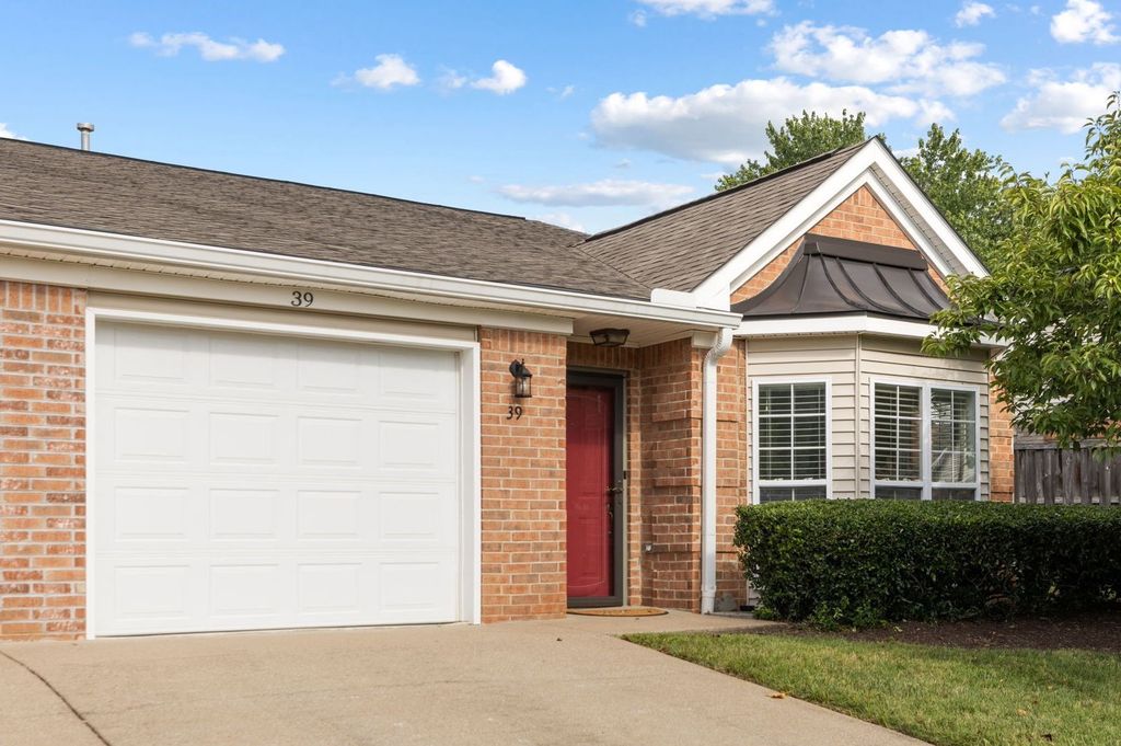 39 Chadwell Ln, Franklin