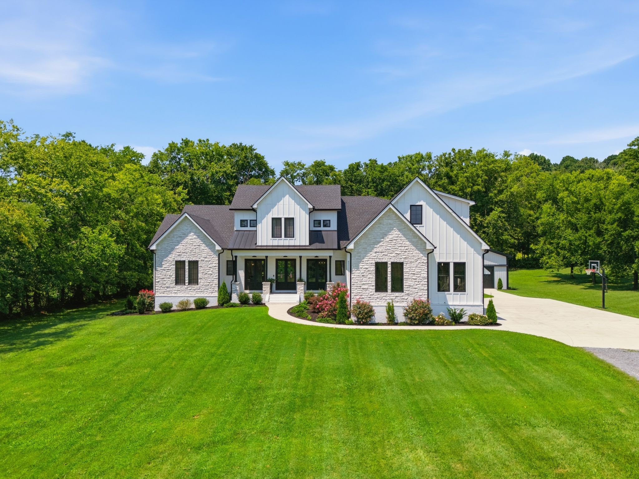 Photo for MLS 3333902 in 1239 Madison Creek Rd Goodlettsville, TN - 37072