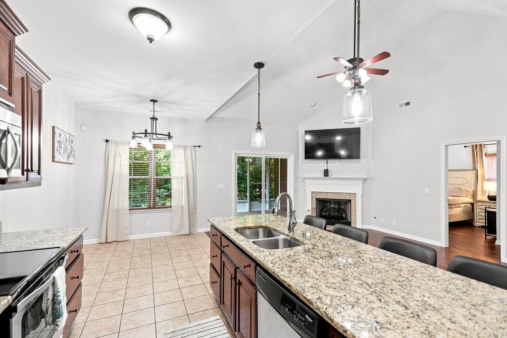 508 Indian Ridge Circle, White House