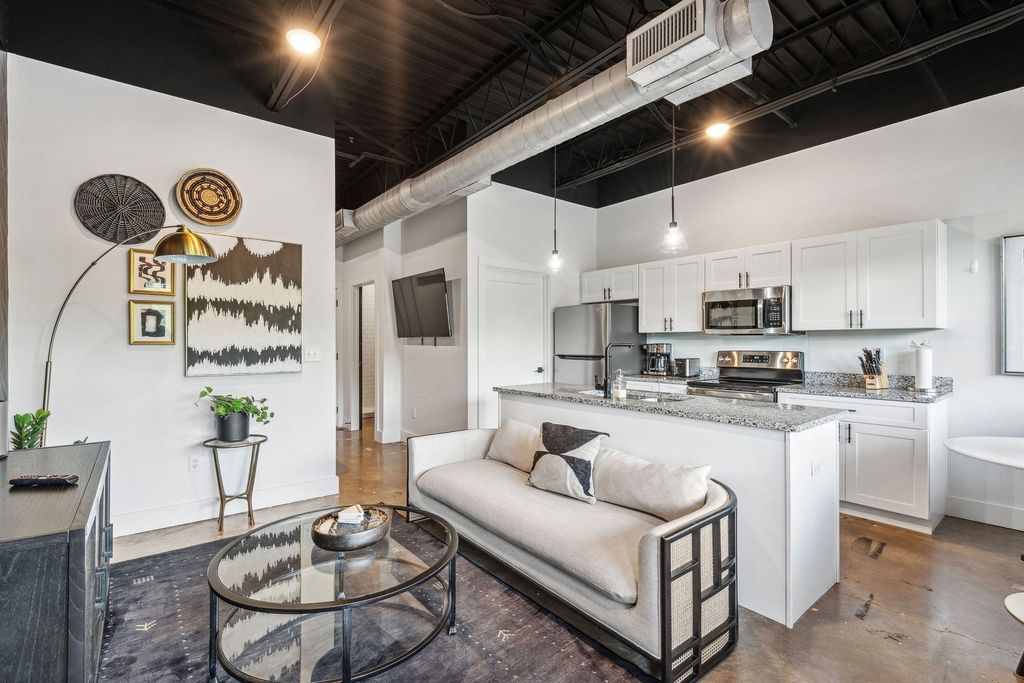 295 Plus Park Blvd 201, Nashville