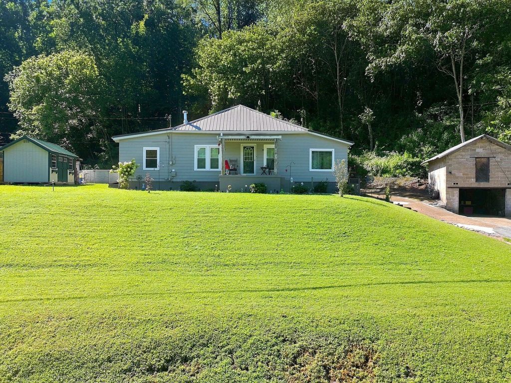 8565 Lawrenceburg Hwy, Mount Pleasant