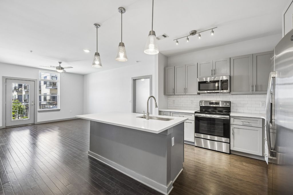1638 54th Ave N 202, Nashville