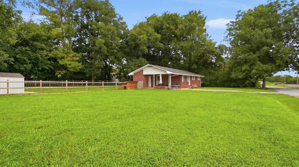 132 County Road 738, Riceville