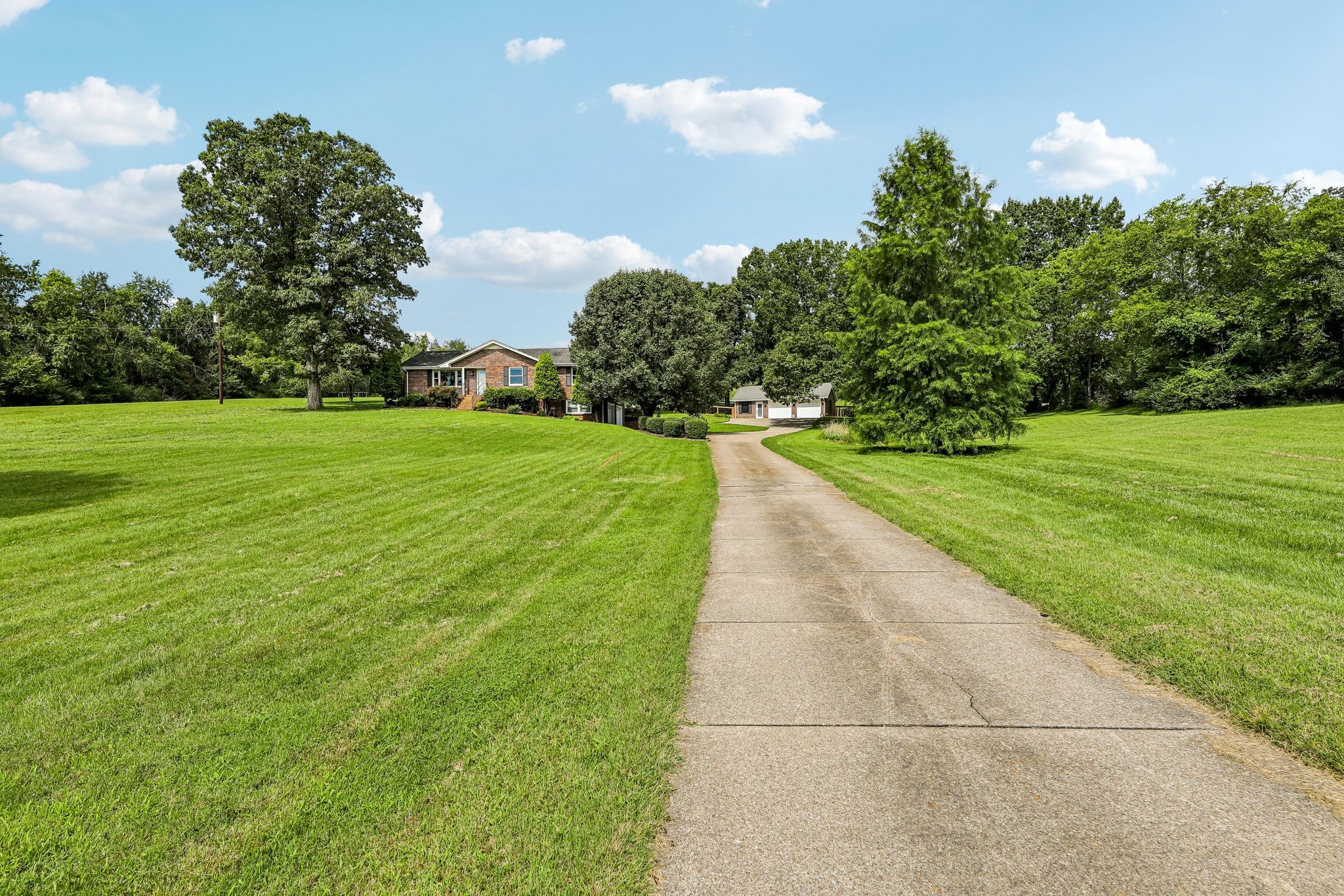 Photo for MLS 3335856 in 1205 Madison Creek Rd Goodlettsville, TN - 37072
