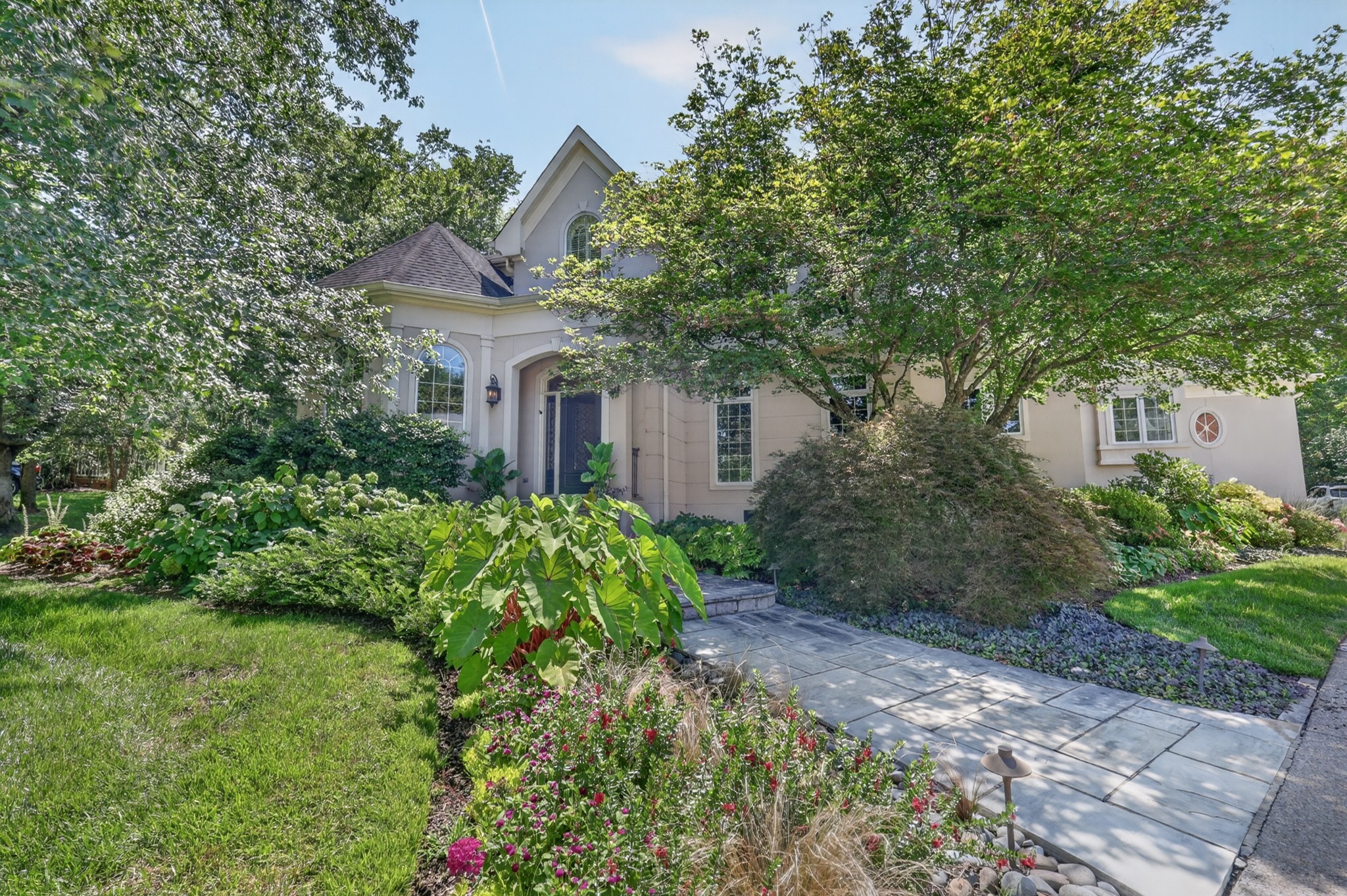 Photo of Listing #3335891