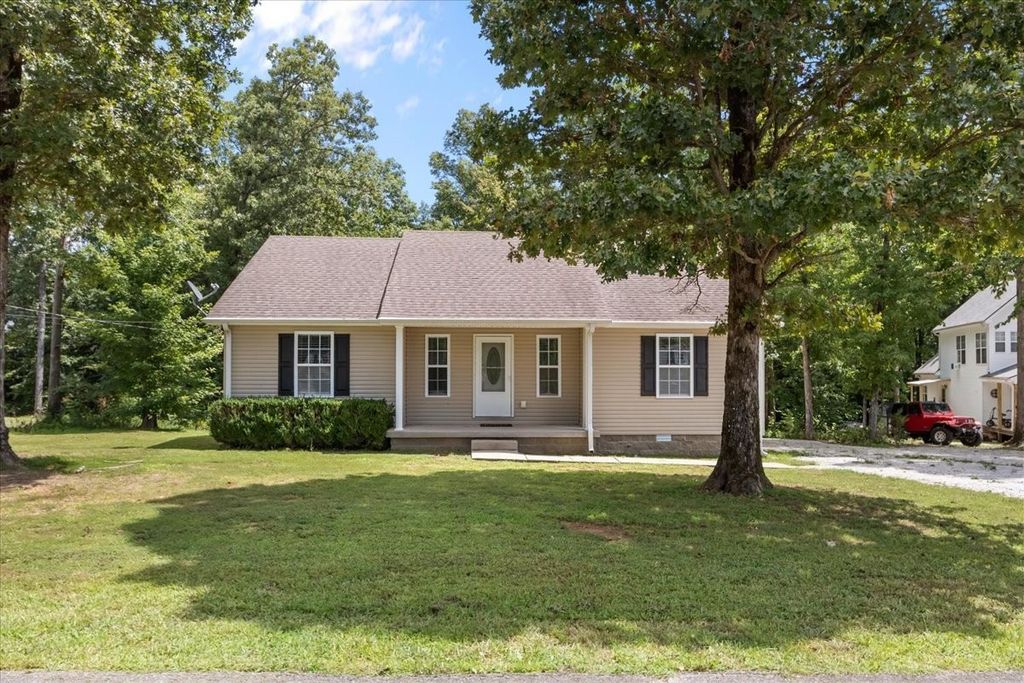 45 Bill Ct, Waverly