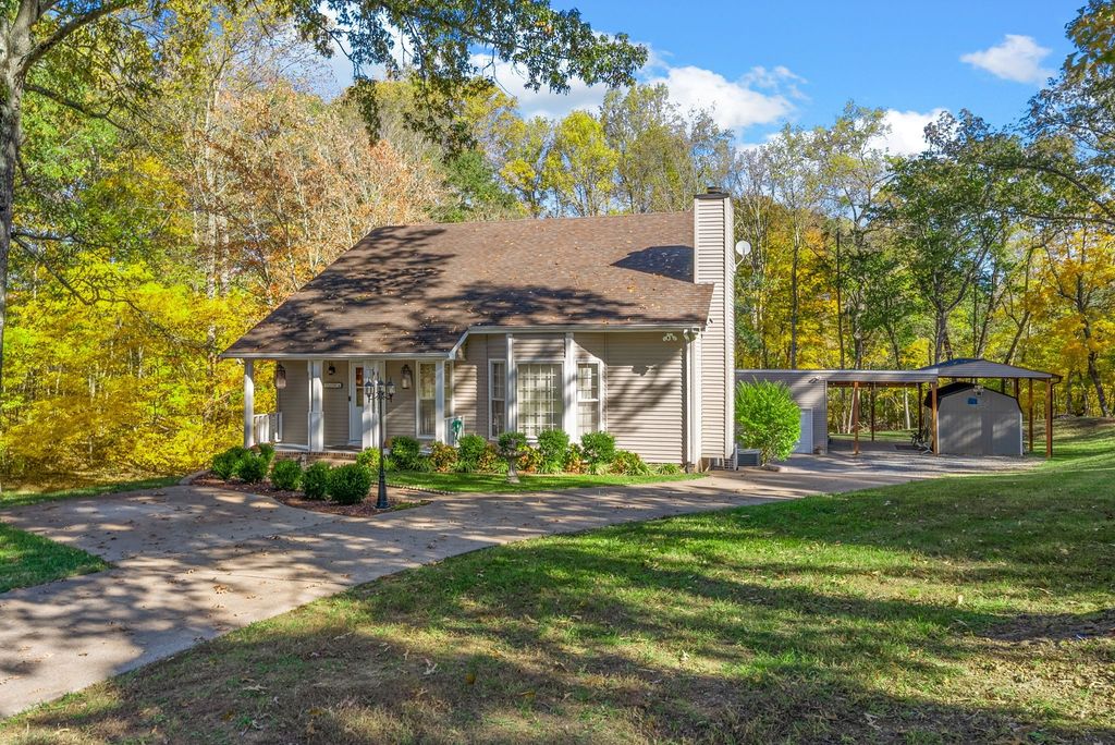 3430 Shagbark Cir, Clarksville