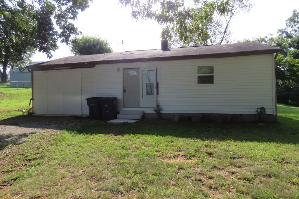 14 Oak St, Sparta