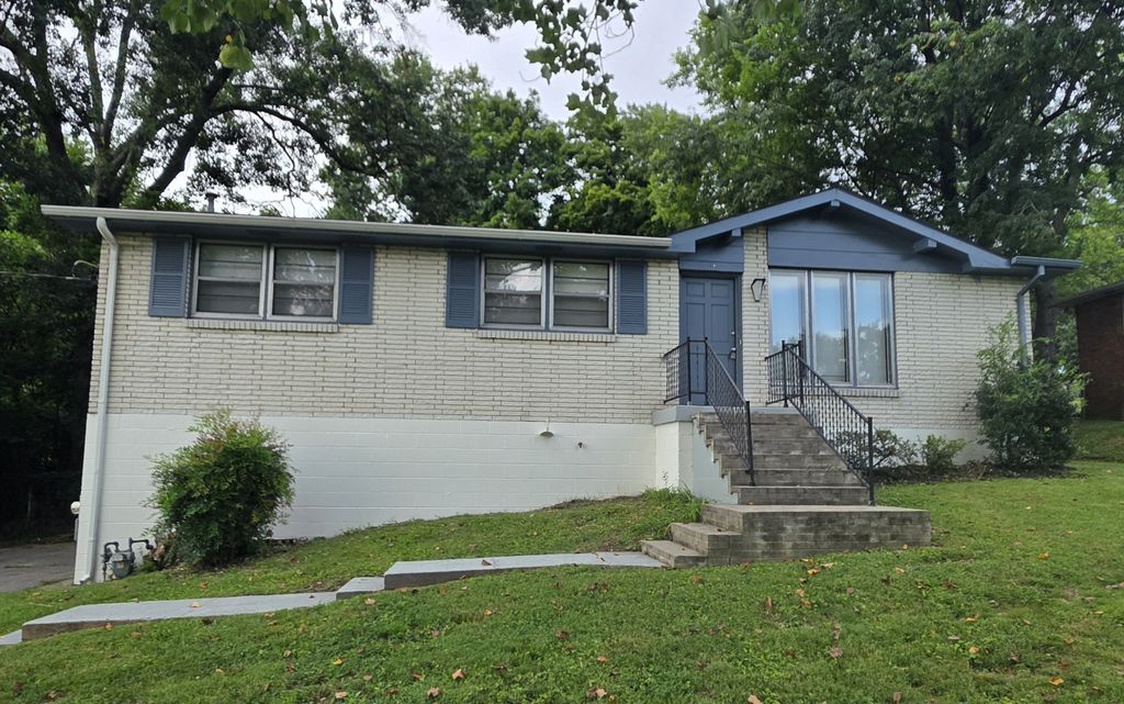 125 Curtis Cross Roads, Hendersonville