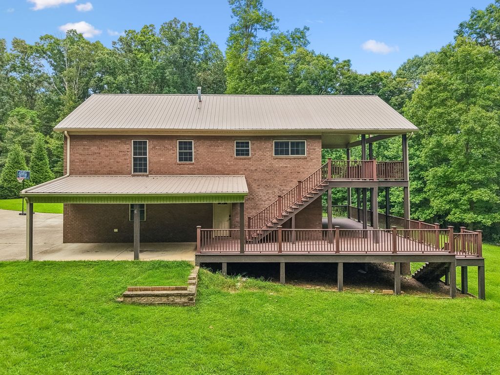 627 Oak Shadow Dr, New Johnsonville