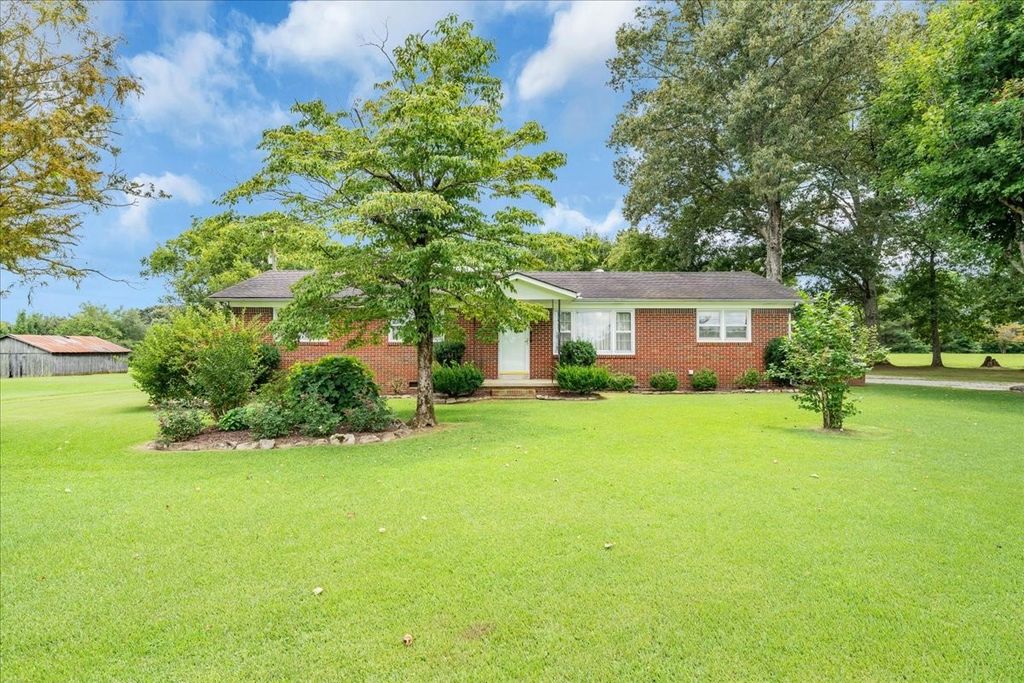 204 Charlie Crosslin Rd, Manchester