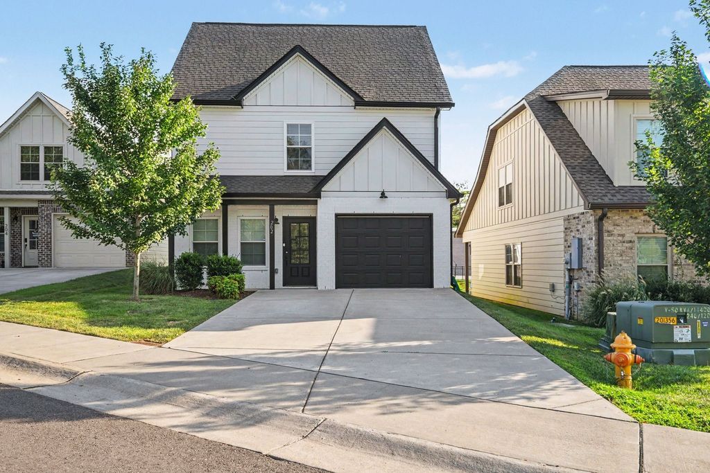 202 Emmett Dr, White House