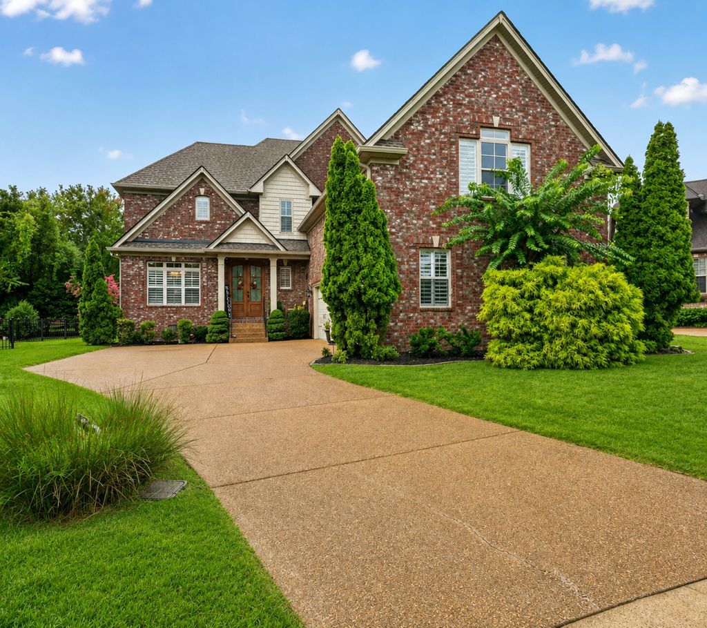 1051 Five Coves Trce, Gallatin