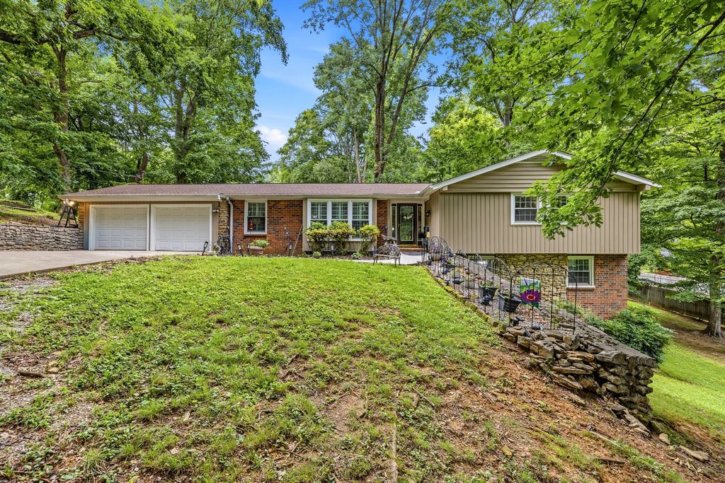 102 Bahia Mar Pt S, Hendersonville