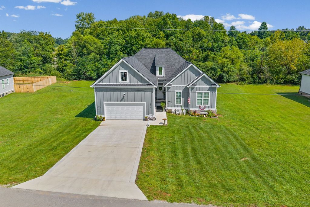 1031 Northside Dr, Dickson