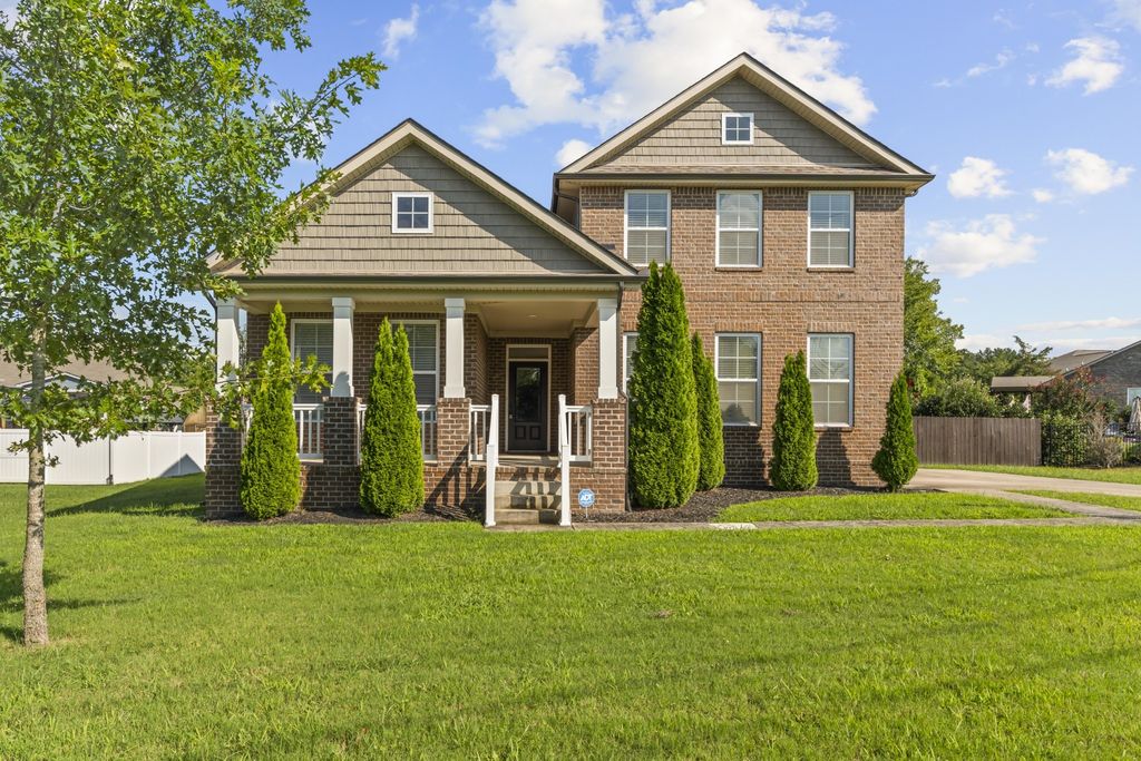 303 Twelve Oaks Ln, Lebanon