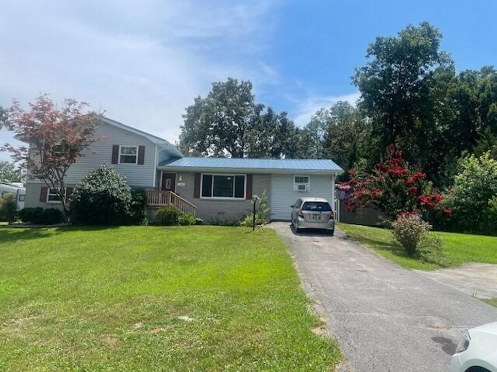 1620 Zale Drive Se, Cleveland
