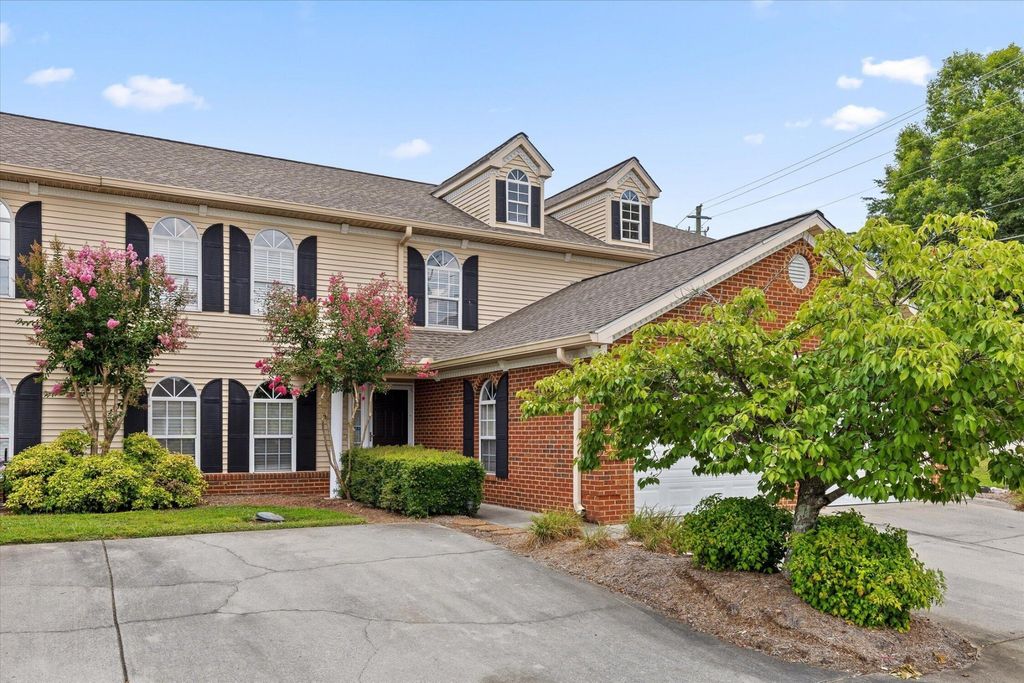 1700 Water Oak Drive, Dalton
