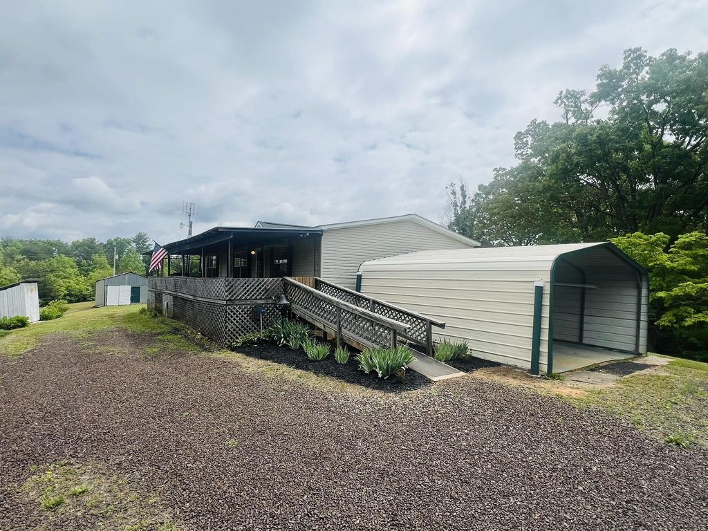 105 Lola Drive, Farner