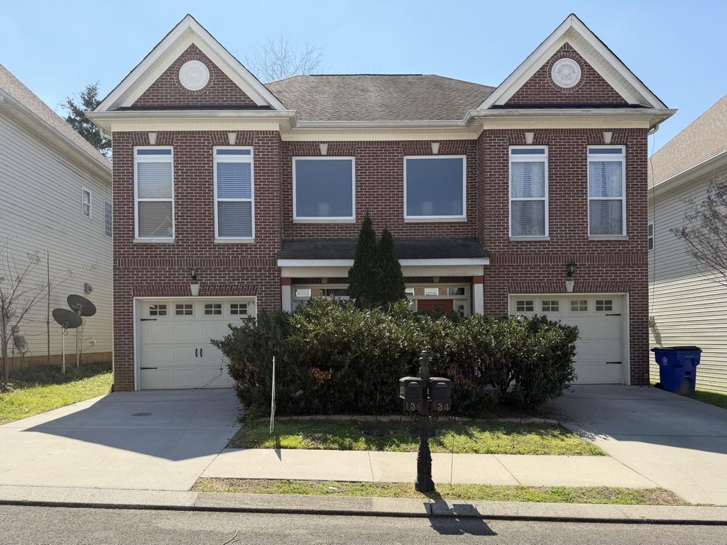 136 Emmyllie Court Ne, Cleveland