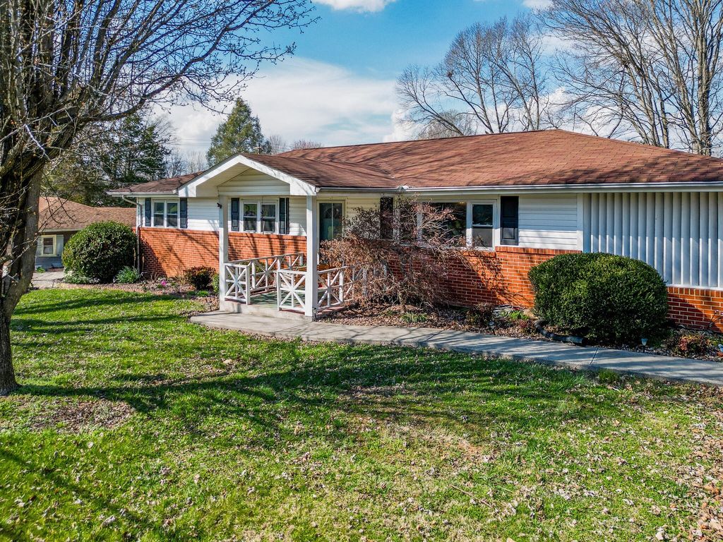 614 Elizabeth Street, Athens
