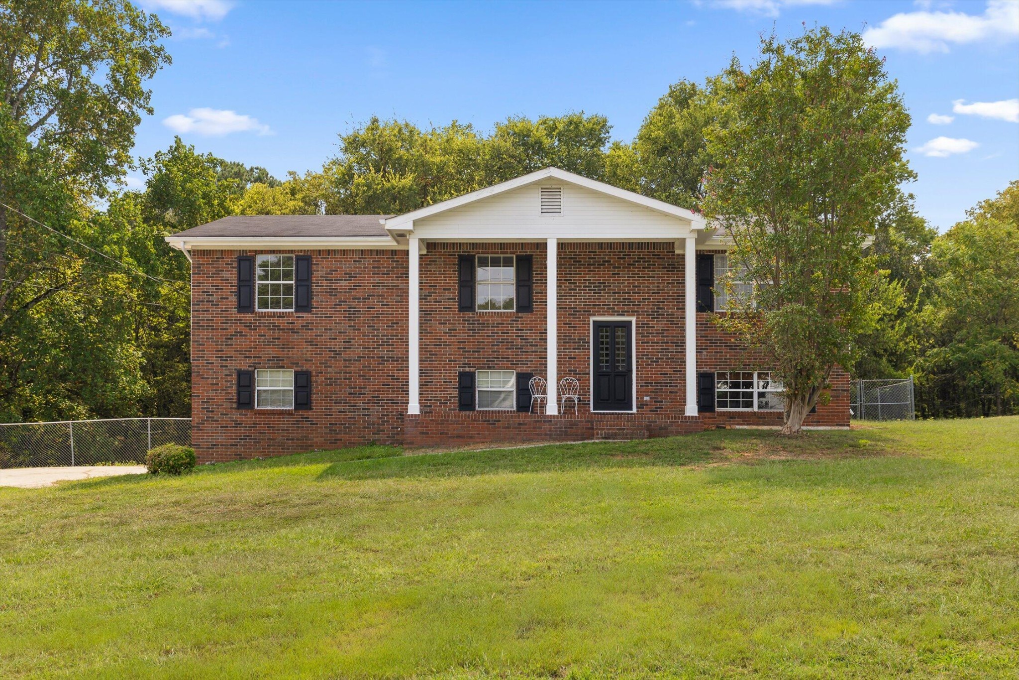 Photo of Listing #3338370