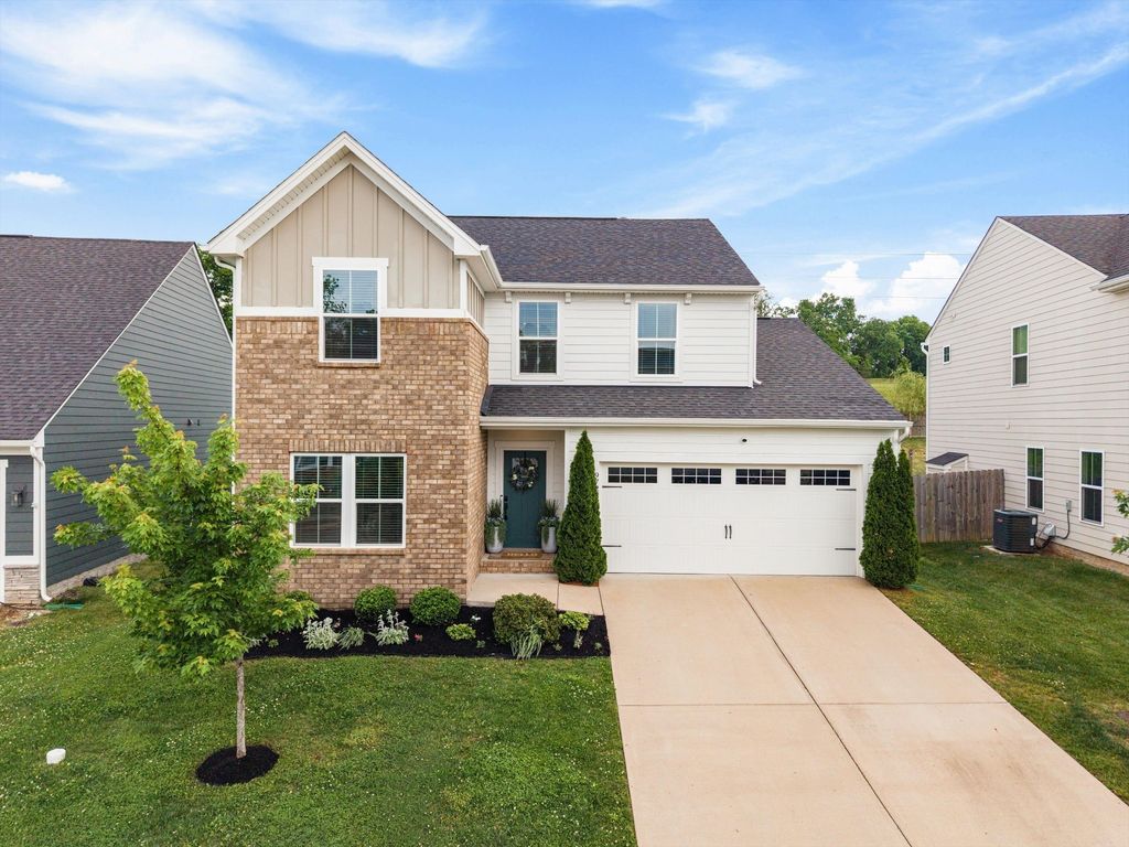 9728 Katz Ln, Brentwood