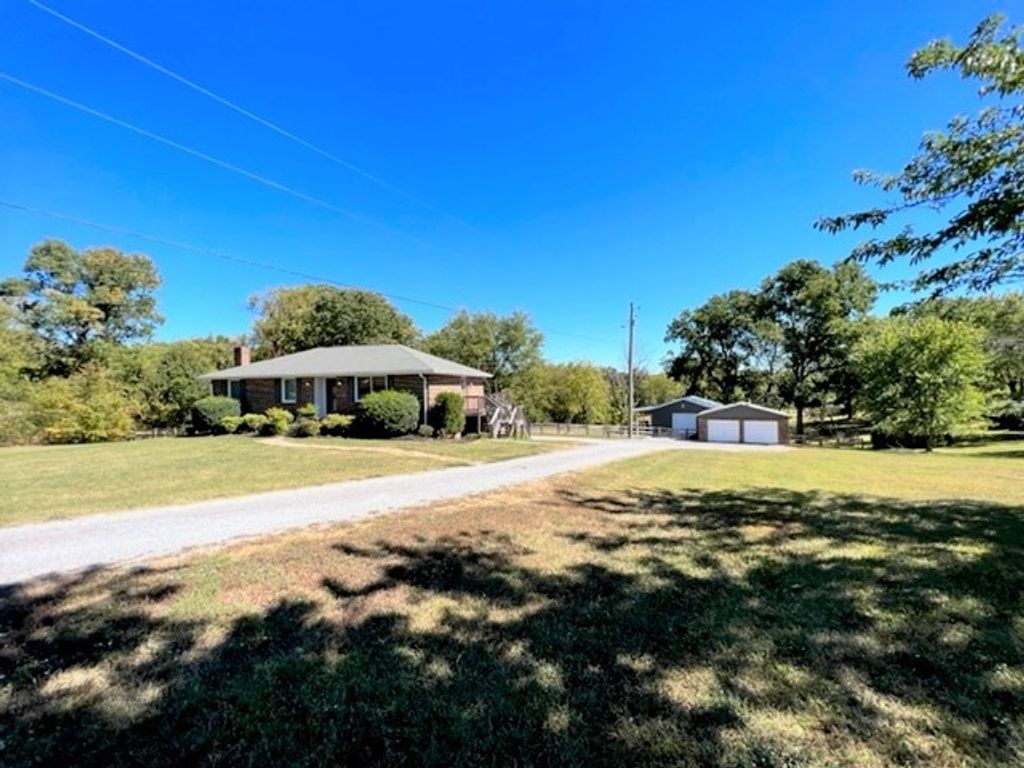 1635 Highway 109 N, Lebanon