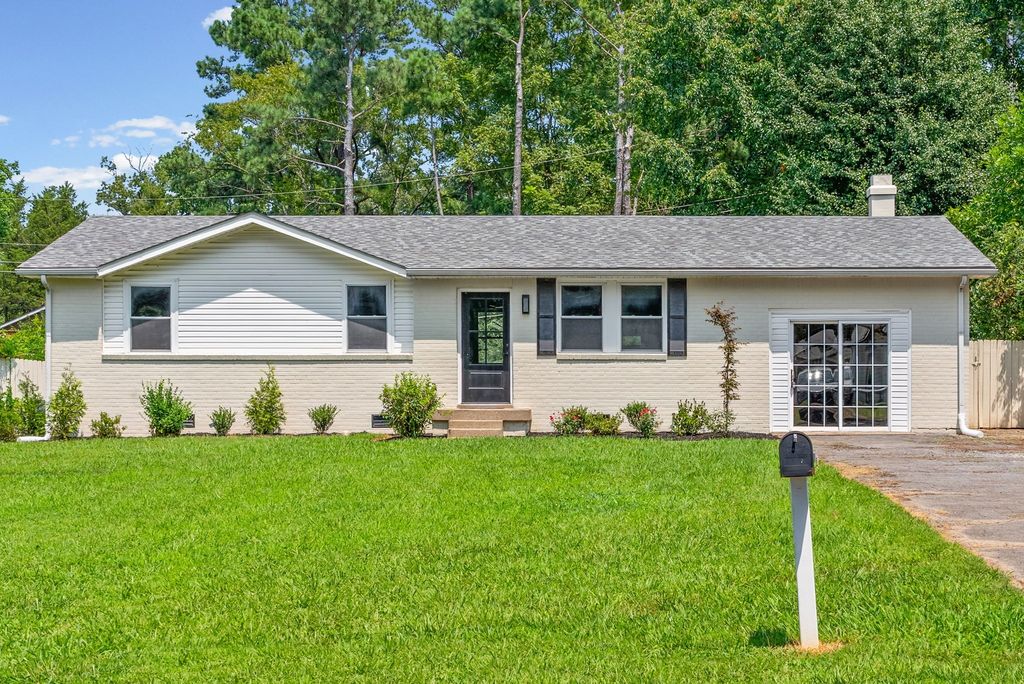 447 Appleton Dr, Clarksville